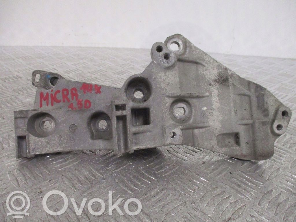 Nissan Qashqai Engine mount bracket 