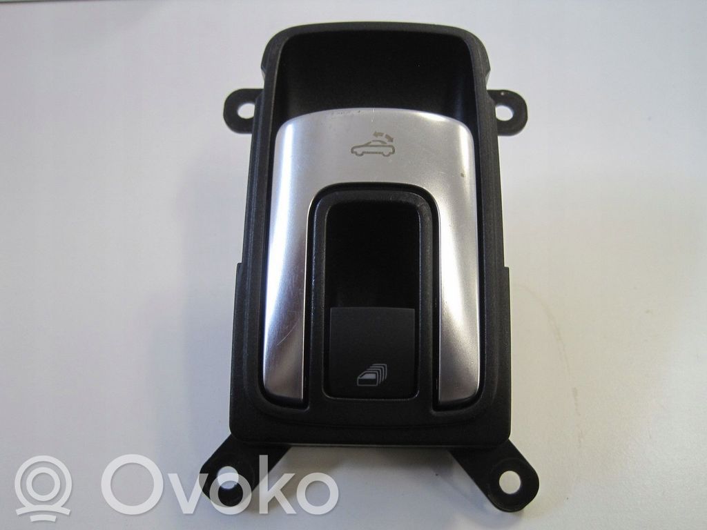 Volkswagen Golf VI Konsola środkowa / Panel sterowania 