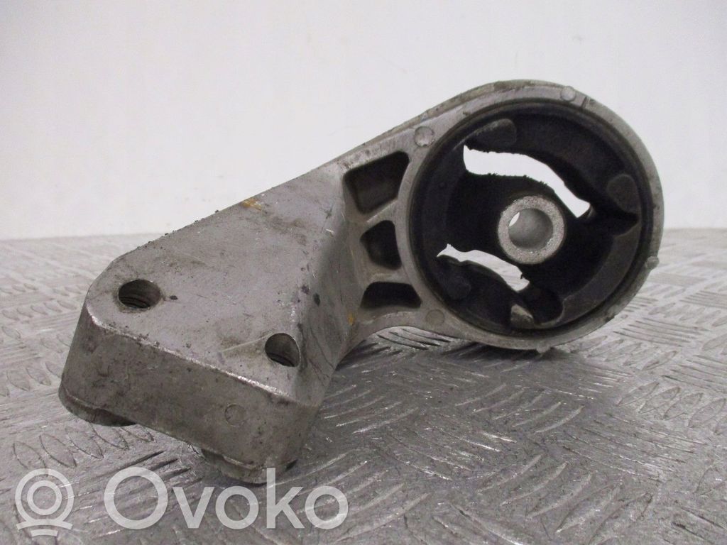 Chevrolet Captiva Engine mount bracket 