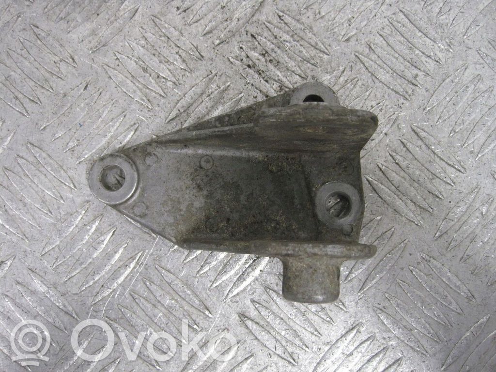 Engine mount bracket   90496962