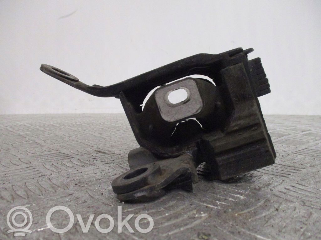 Mazda CX-3 Gearbox mounting bracket 