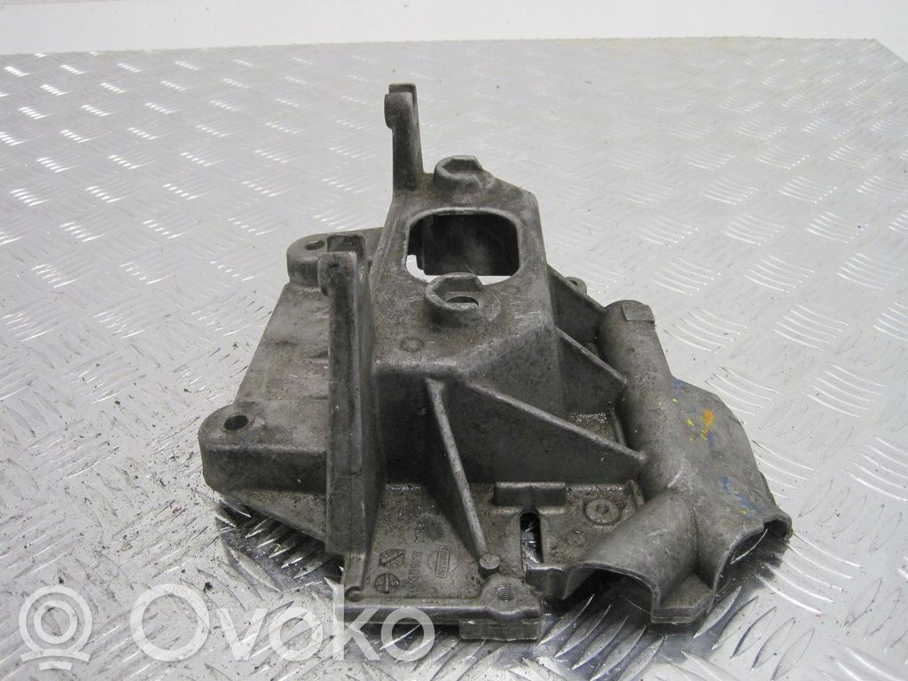 Nissan Z S30 240Z 260Z 280Z Engine mount bracket 