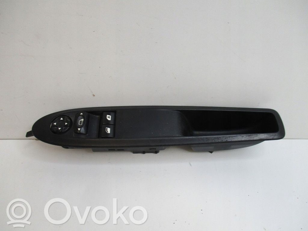 Peugeot Partner III Central console control unit 