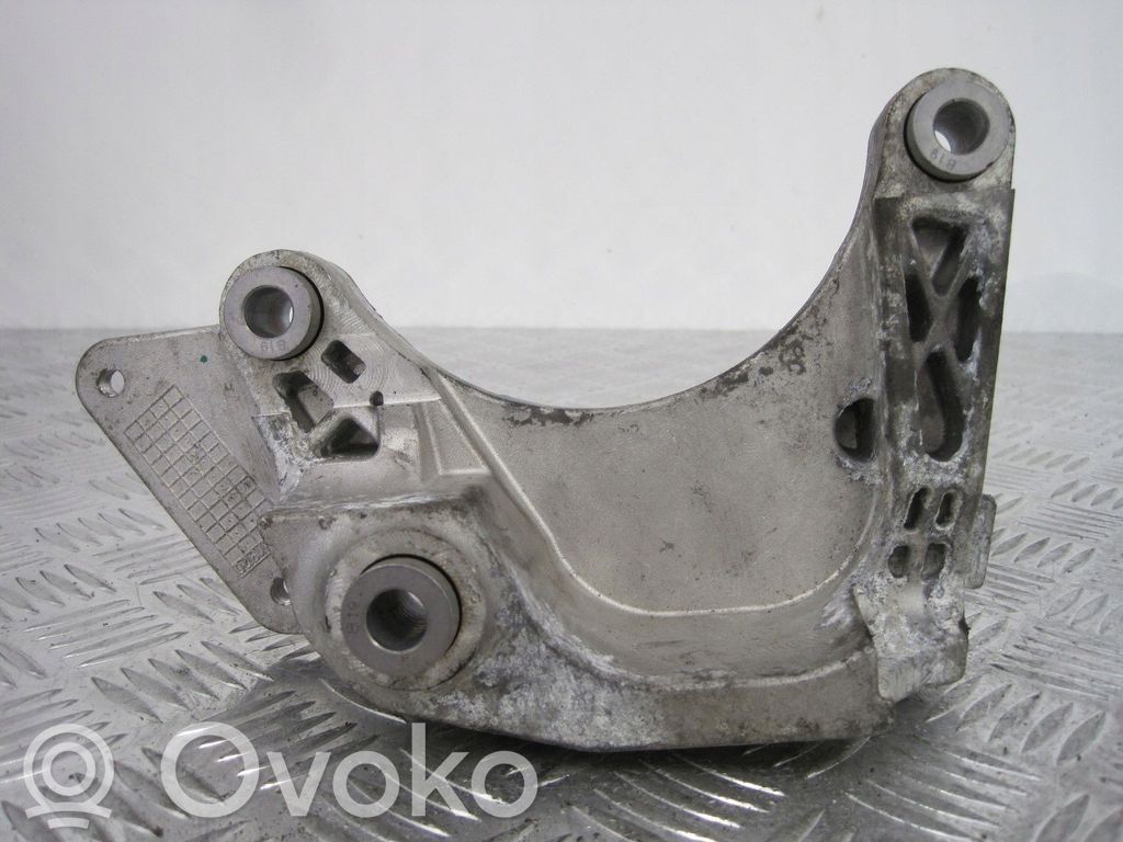 Jaguar I-Pace Engine mount bracket 