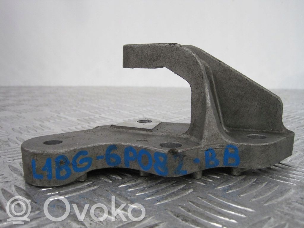 Ford Puma Gearbox mounting bracket 