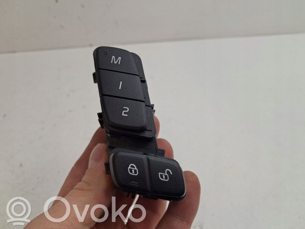 Volvo XC60 Central console control unit 