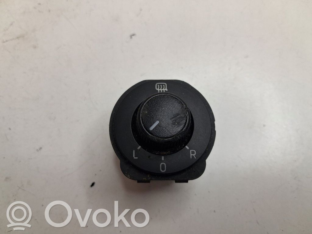 Skoda Rapid (120G, 130G, 135G) Unitate de control consolă centrală 
