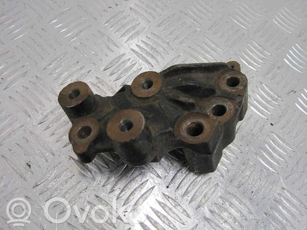 Honda CR-V Engine mount bracket 
