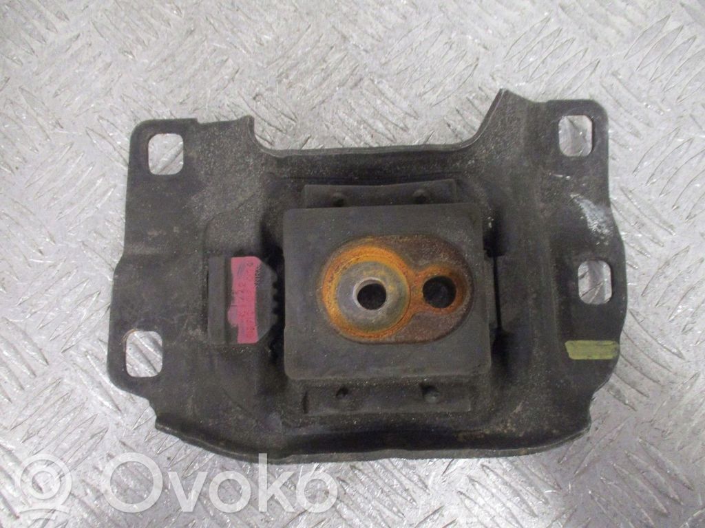 Engine mount vacuum valve   BBR339070