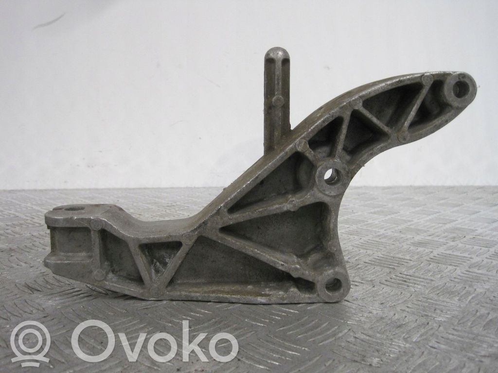 Opel Meriva B Gearbox mounting bracket 