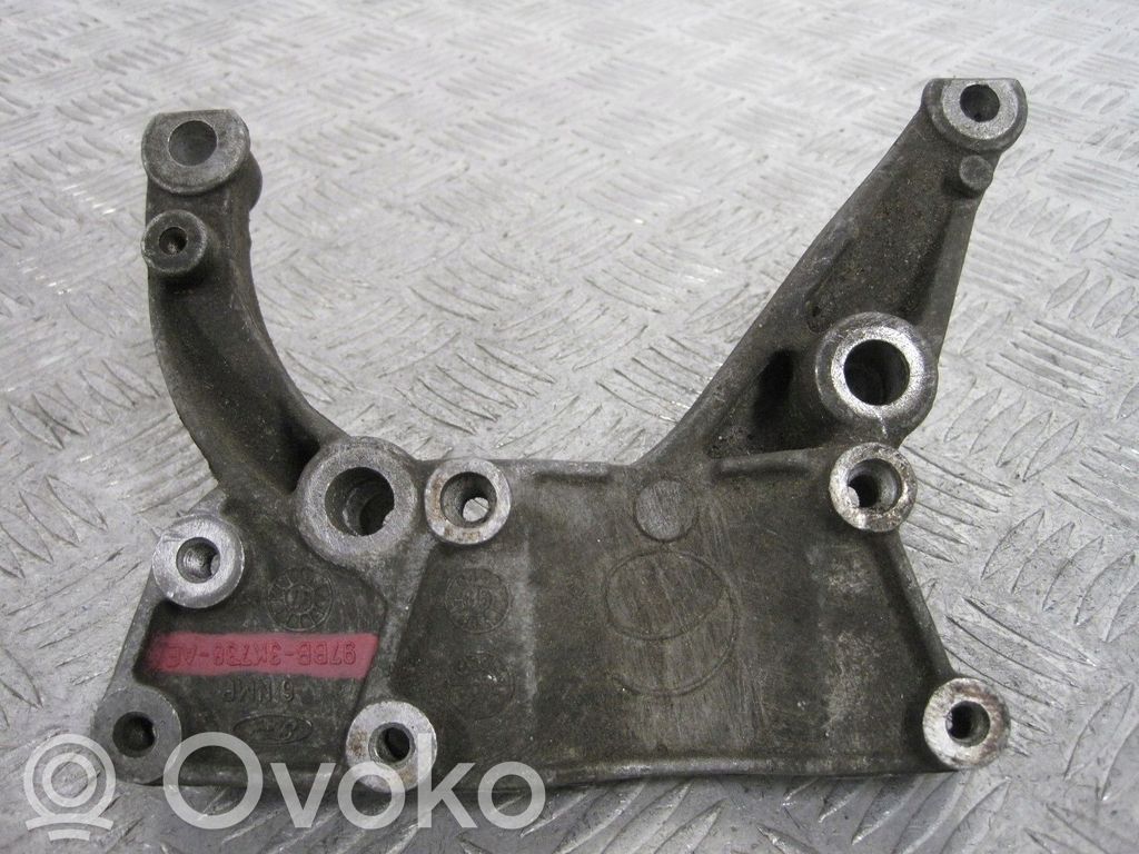 Ford Focus Engine mount bracket 