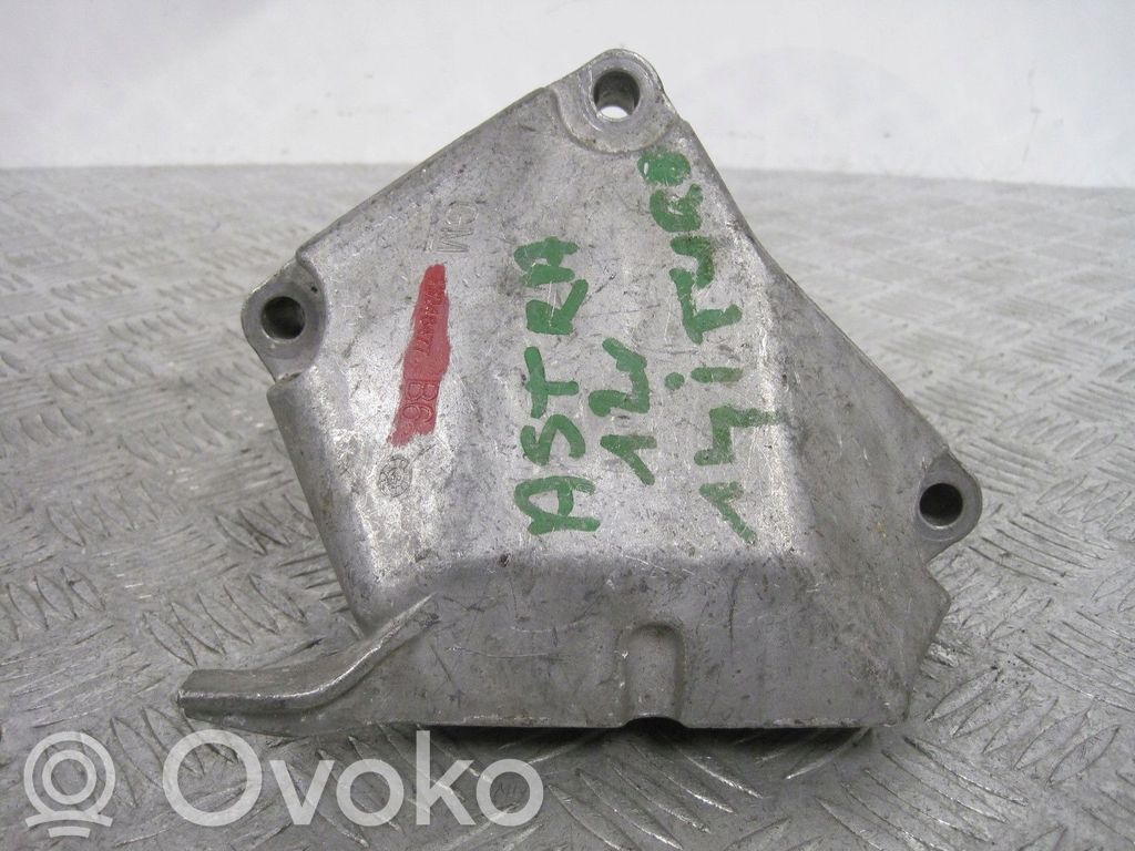 Opel Zafira C Engine mount bracket 