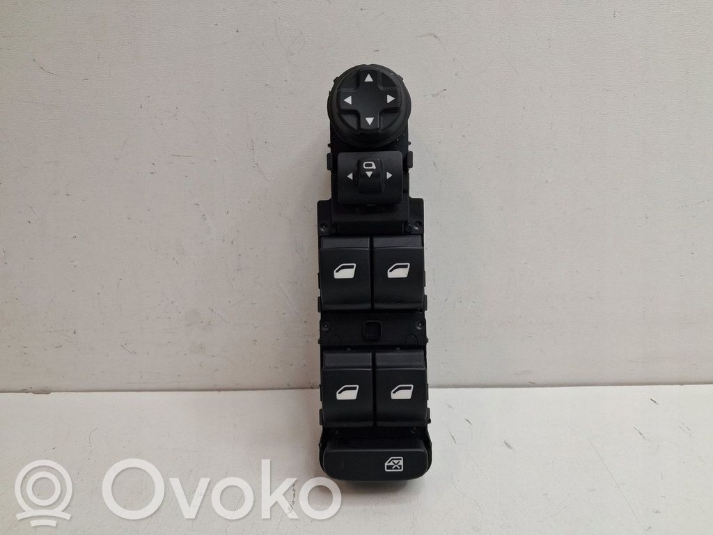Peugeot Partner III Central console control unit 