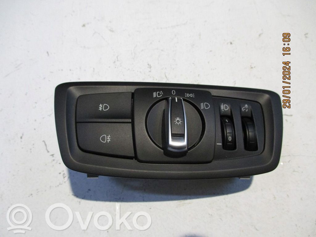 Central console control unit   6847526