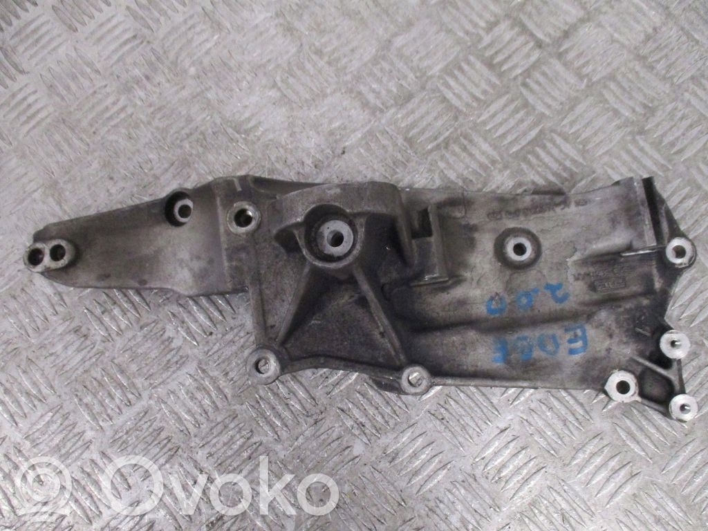 Ford Galaxy Engine mount bracket 