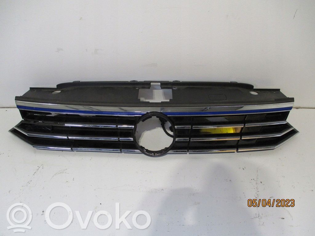 Volkswagen PASSAT B8 Maskownica / Grill / Atrapa górna chłodnicy 