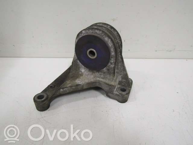 Volvo V70 Engine mounting bracket 