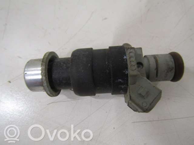 Audi A6 S6 C4 4A Inyector de combustible 