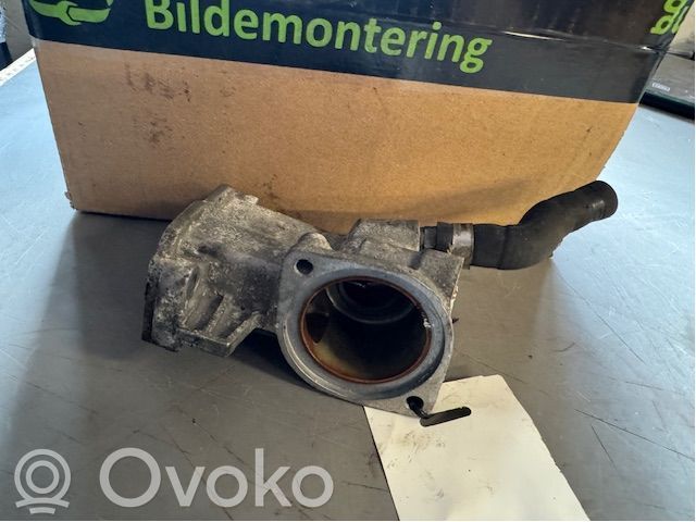 Volvo V70 Termostat / Obudowa termostatu 