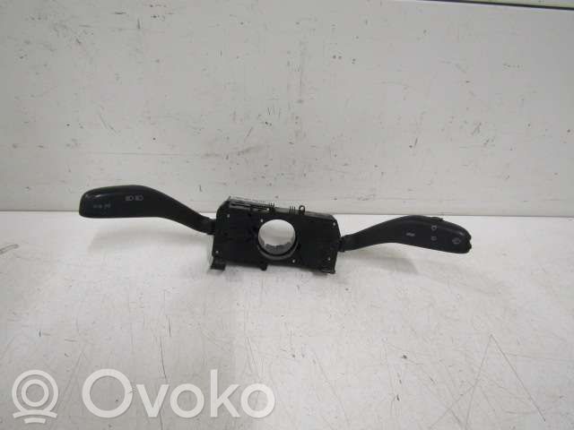Volkswagen Polo Interruptor/palanca de limpiador de luz de giro 