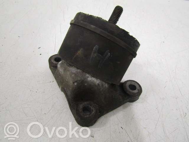 Engine mounting bracket