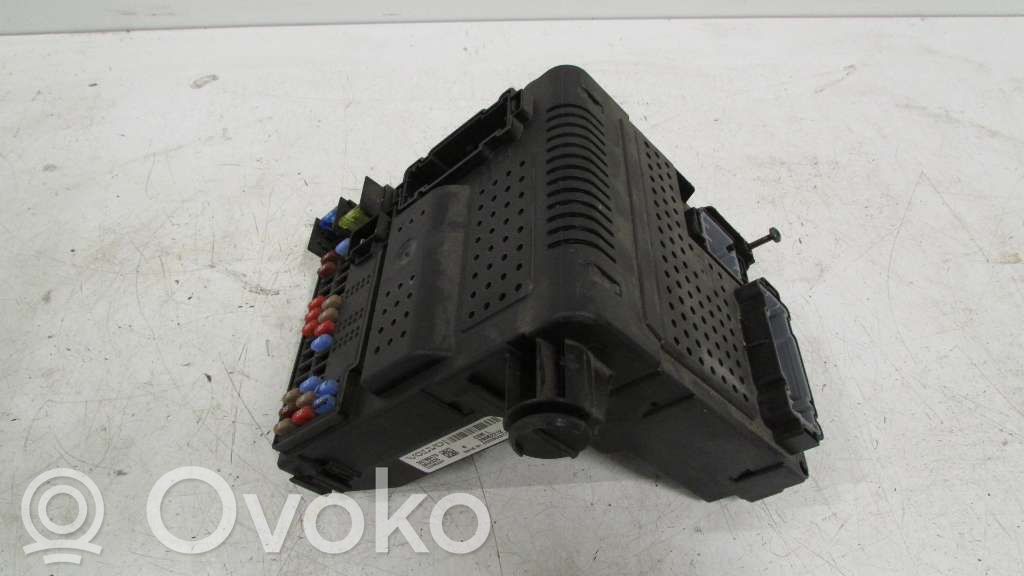 Volvo V70 Módulo de fusible 