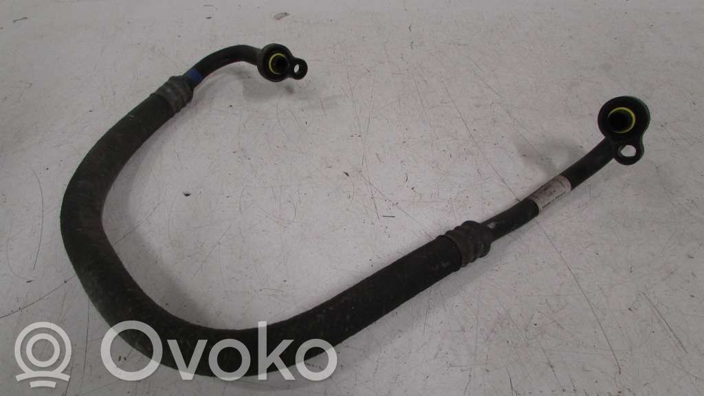 Volvo V70 Ilmastointilaitteen putki (A/C) 