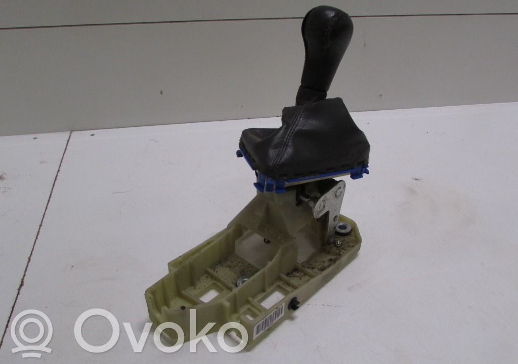 Volvo V70 Lewarek zmiany biegów / górny 