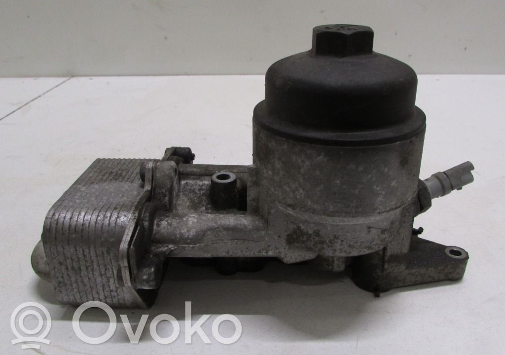 Peugeot 307 Oil filter mounting bracket 