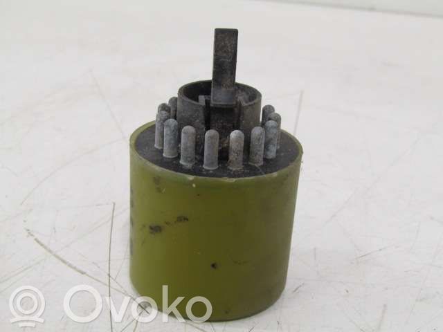 Skoda Octavia Mk1 (1U) Glow plug pre-heat relay 