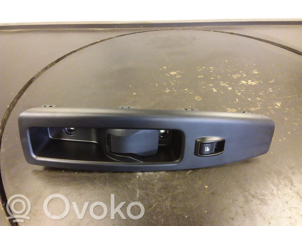 Opel Combo D Front door interior handle 