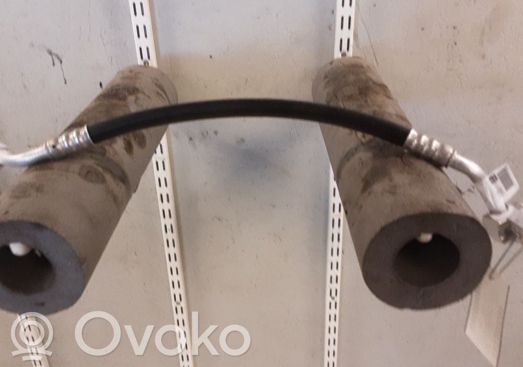 Ford Fiesta Ilmastointilaitteen putki (A/C) 