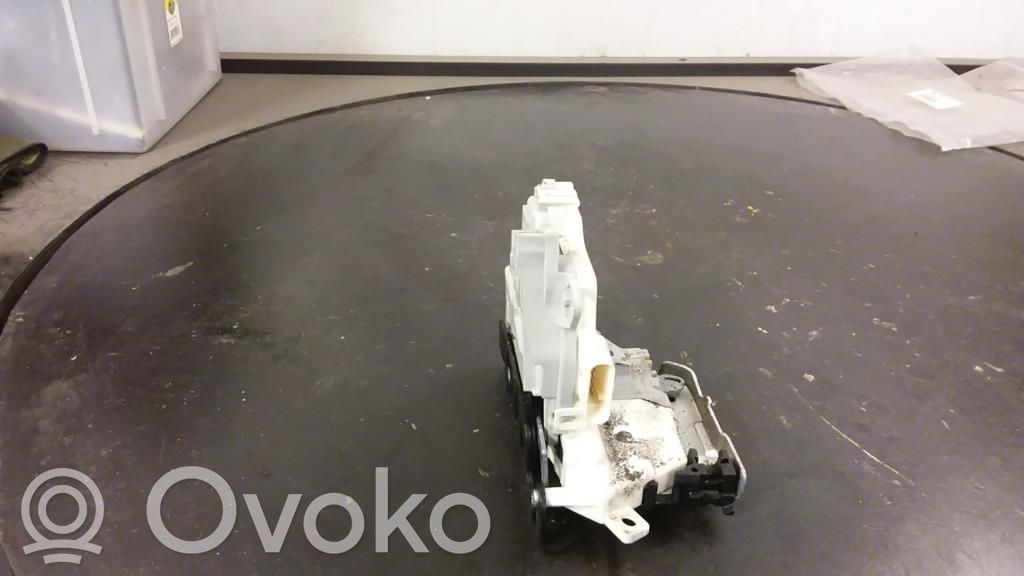 Central locking motor   8K0839015D