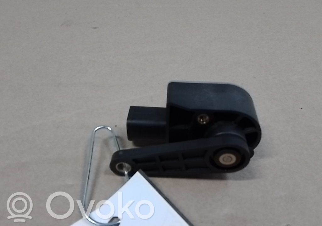 Mercedes-Benz 508 Czujnik poziomu zawieszenia pneumatycznego osi przedniej 