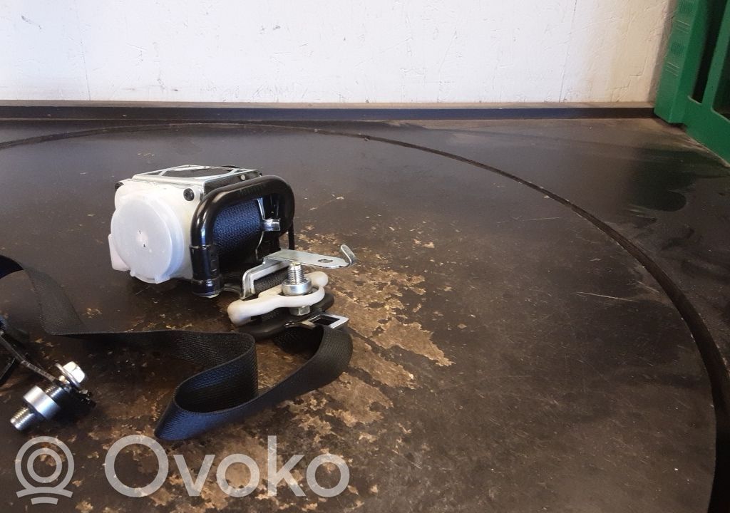 Mazda 2 Front seatbelt 