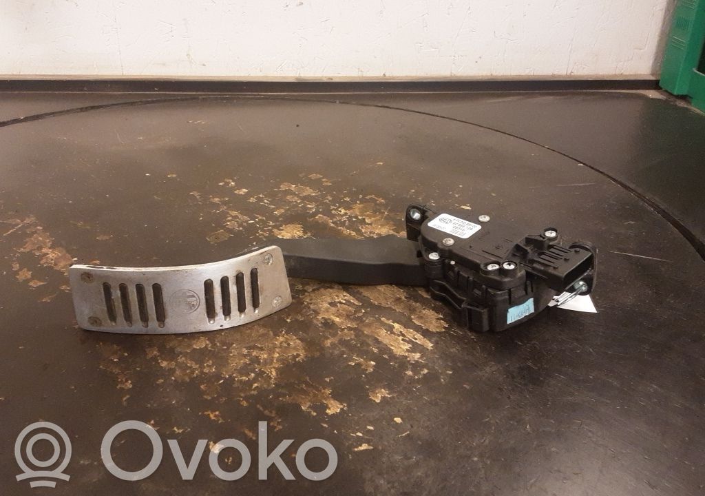 Akceleratoriaus pedalas   6PV00886000