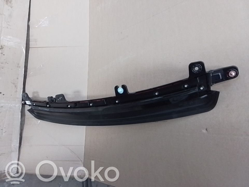 Kolmas/lisäjarruvalo   92700CV000,92700CV050