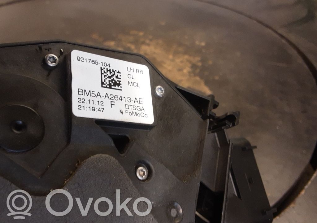 Centrālās atslēgas motoriņš   BM5AA26413AE