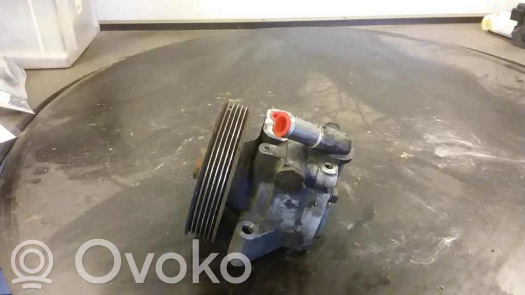 Ohjaustehostimen pumppu   1674663