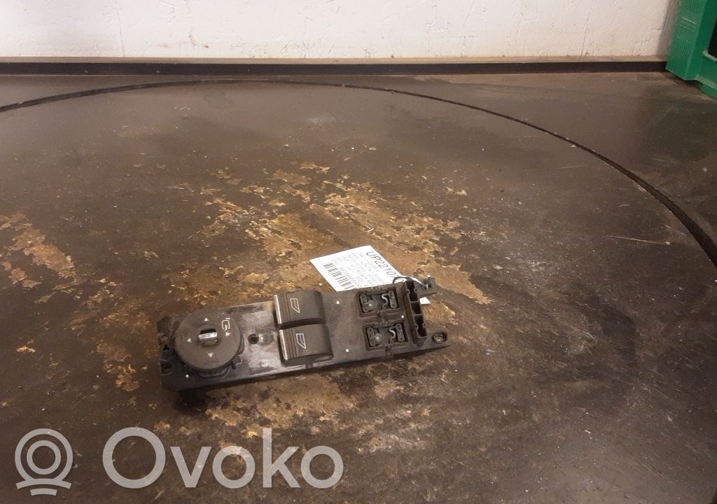 Ford Fiesta Interruptor del elevalunas eléctrico 