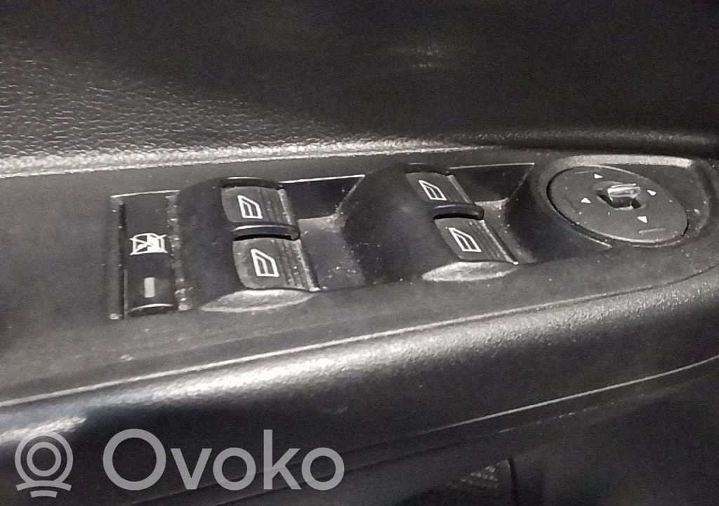 Electric window control switch   2029540