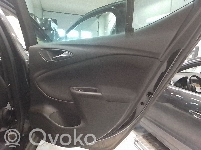 Apšuvums aizmugurējām durvīm   39060598