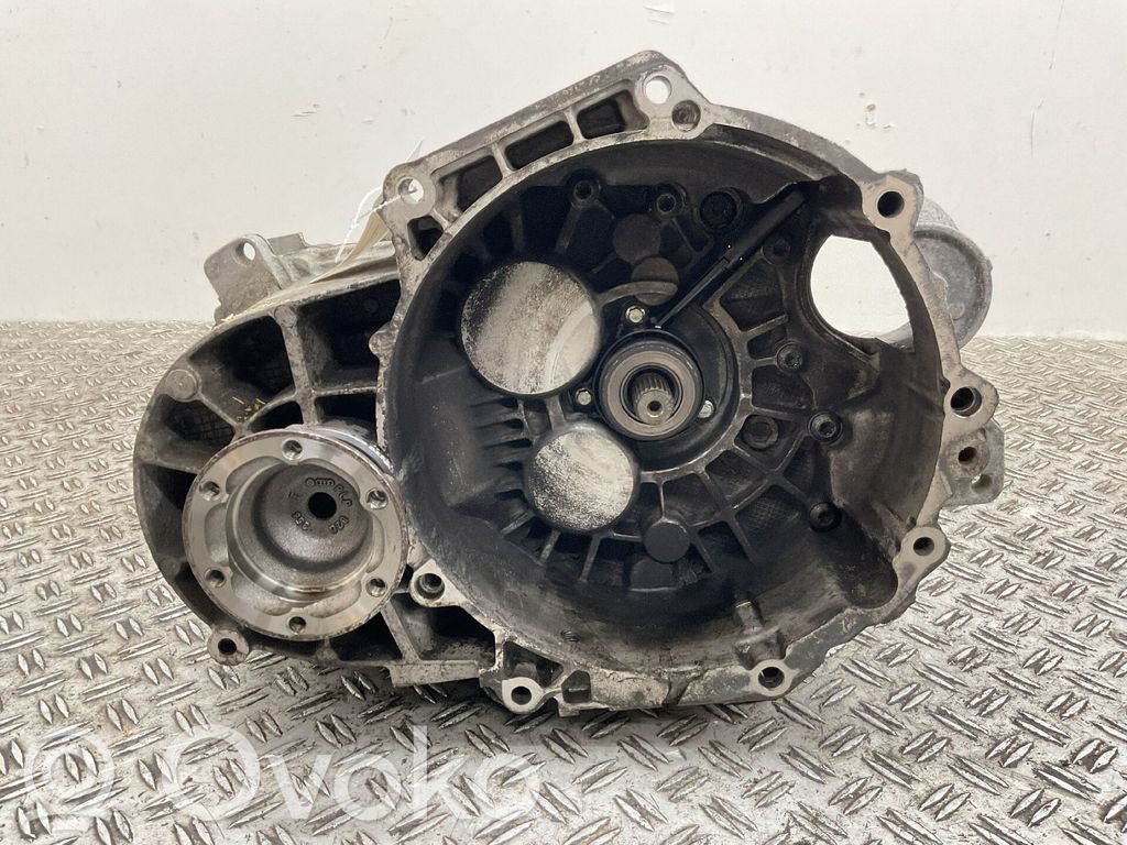 Volkswagen PASSAT B7 Manualna 6-biegowa skrzynia biegów 