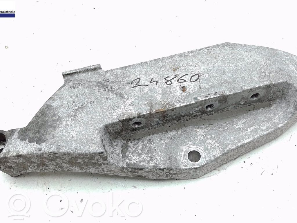 Opel Insignia A Engine mounting bracket 