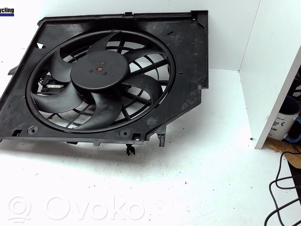 BMW 3 E46 Elektrisks radiatoru ventilators 