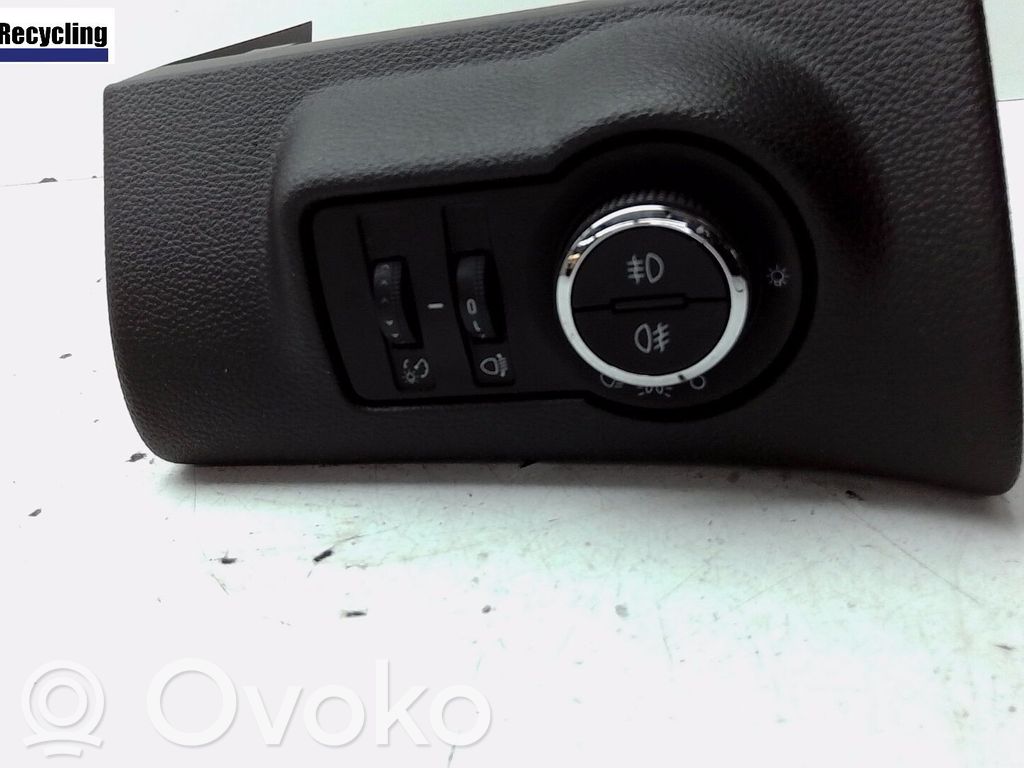 Opel Astra J Comutator lumini 