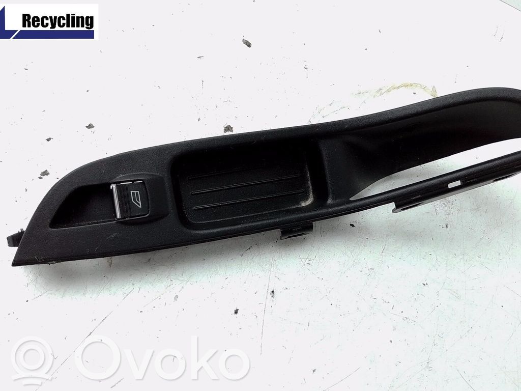 Ford Focus Manecilla interna puerta trasera 