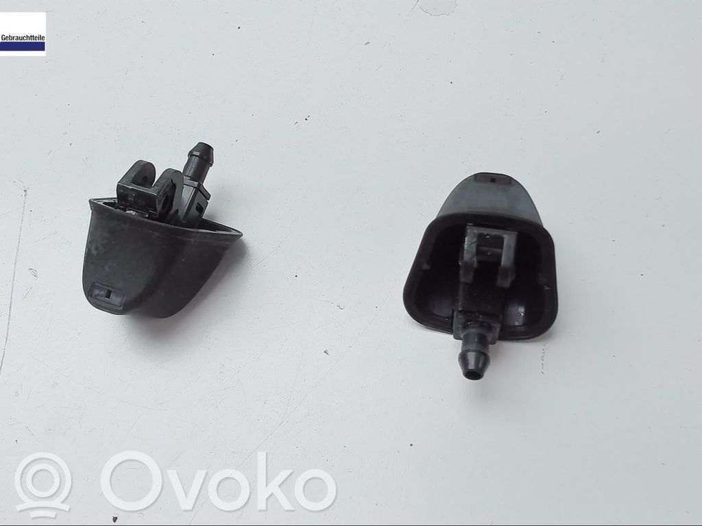 Windshield washer spray nozzle   61667138569