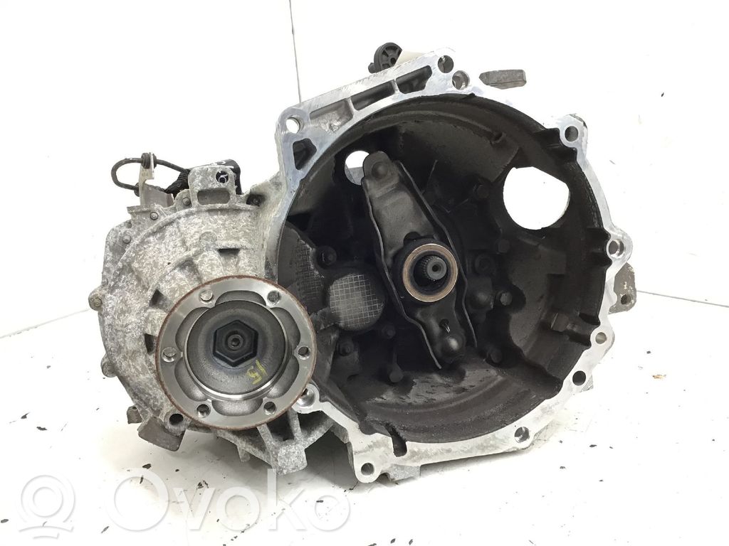 Volkswagen PASSAT B7 Manualna 6-biegowa skrzynia biegów 
