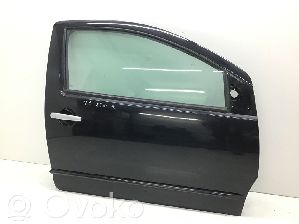 Priekinės durys   9004T0